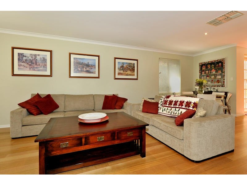 4 Gairloch Street, Applecross WA 6153