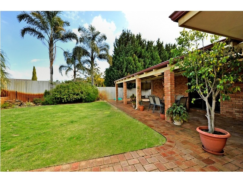 22 Hartfield Crescent, Leeming WA 6149