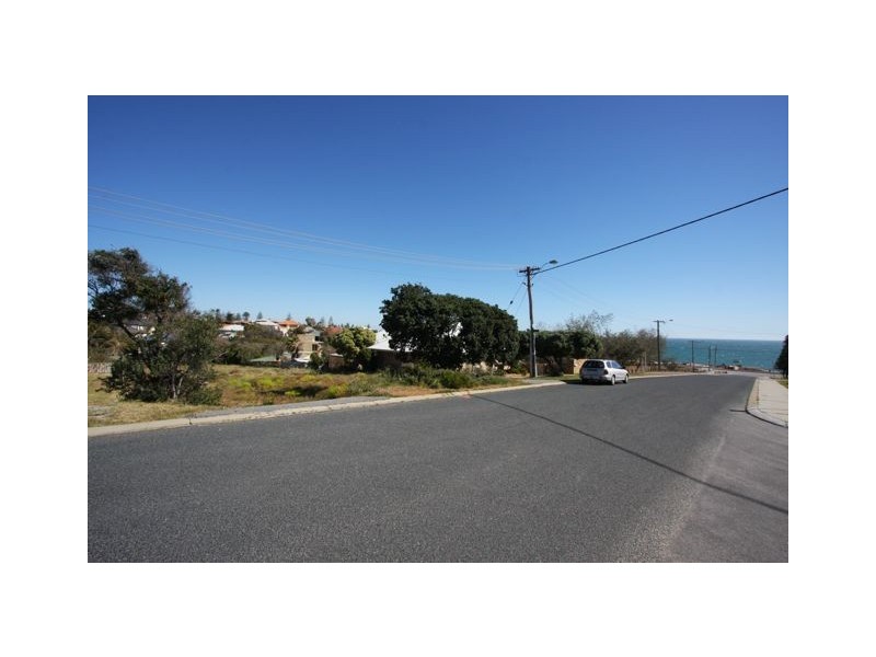 8a Troy Avenue, Marmion WA 6020