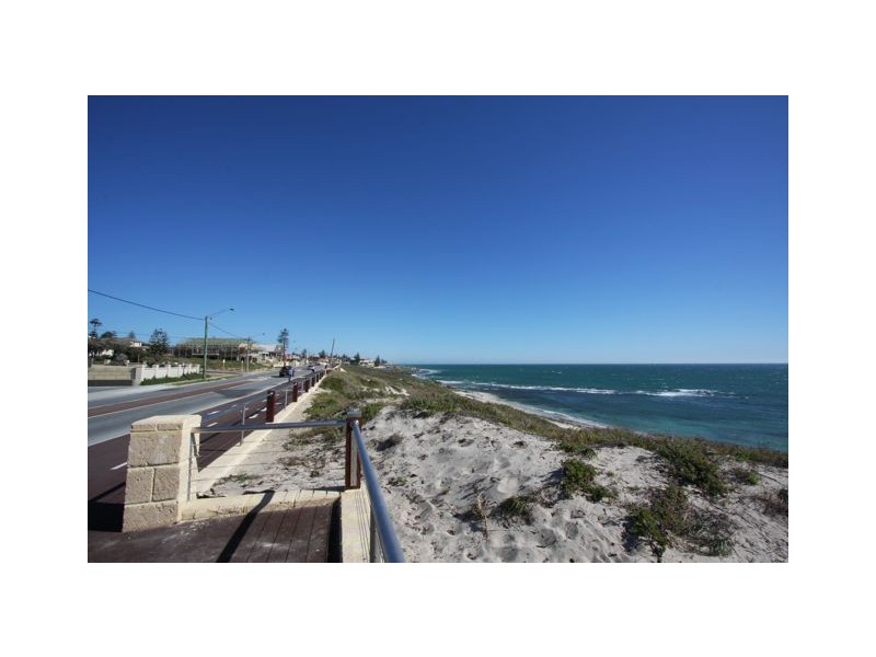 8a Troy Avenue, Marmion WA 6020