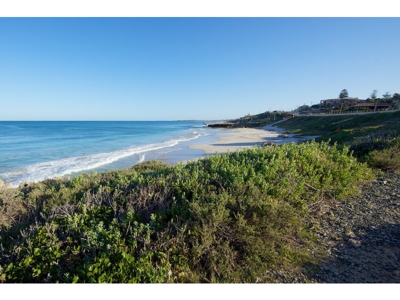 8 Troy Avenue, Marmion WA 6020