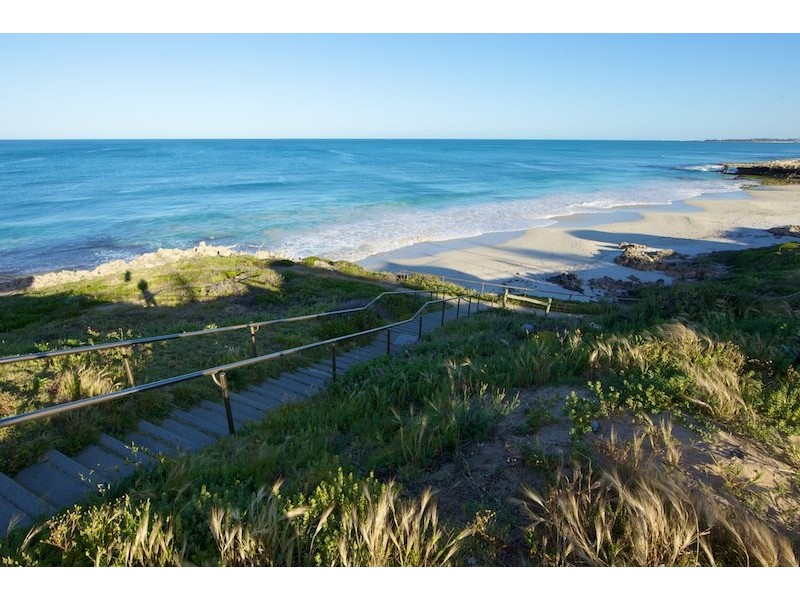 8 Troy Avenue, Marmion WA 6020
