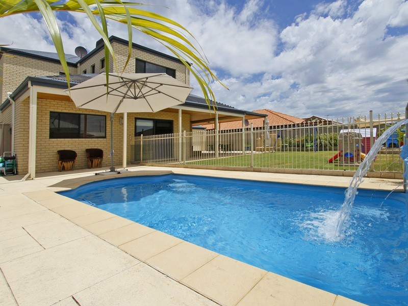 12 Azure Street, Southern River WA 6110