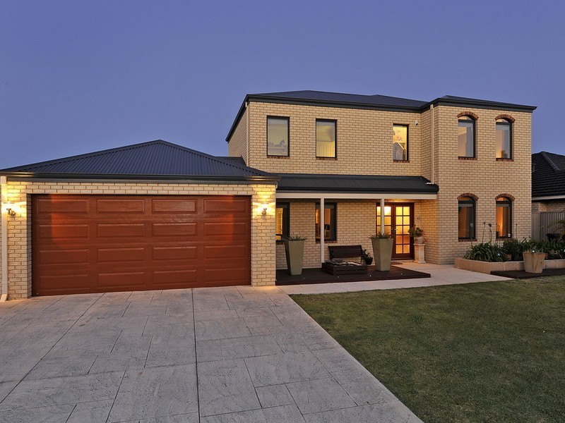 12 Azure Street, Southern River WA 6110