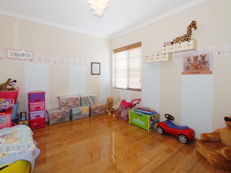 12 Azure Street, Southern River WA 6110