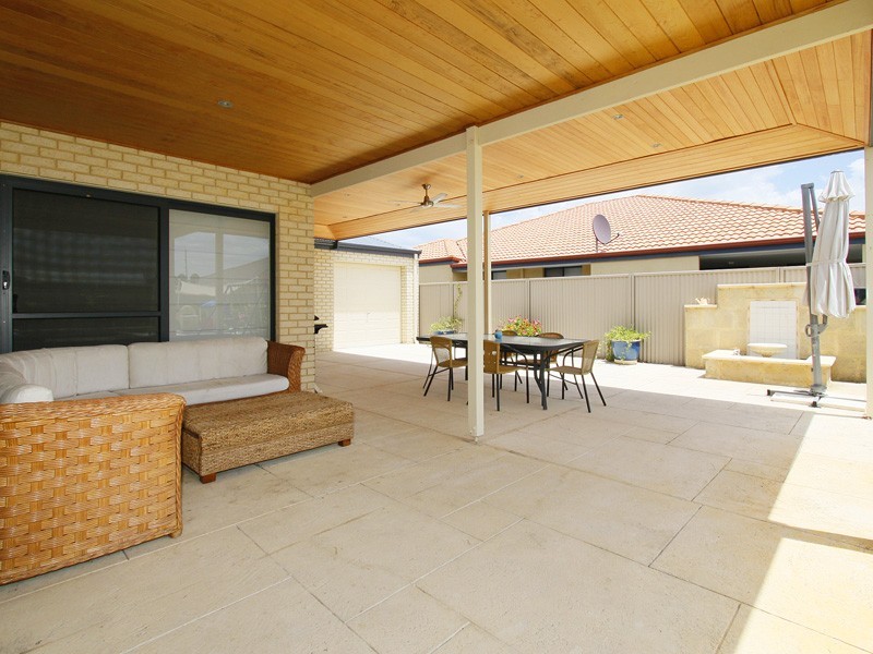 12 Azure Street, Southern River WA 6110