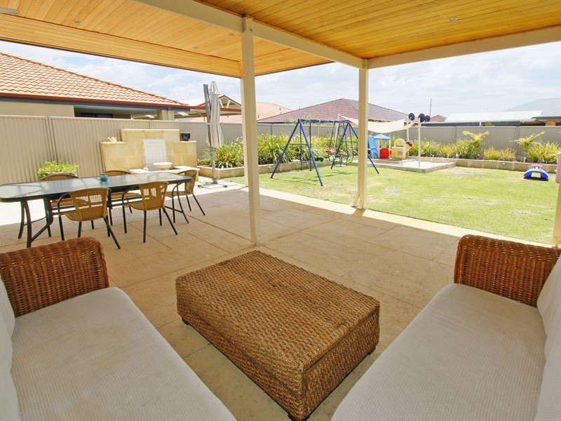 12 Azure Street, Southern River WA 6110