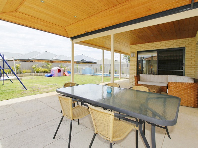 12 Azure Street, Southern River WA 6110