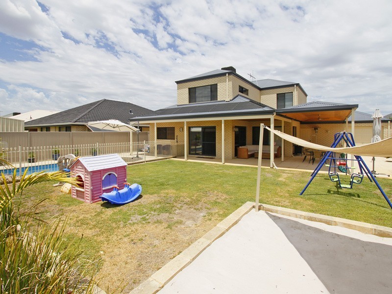 12 Azure Street, Southern River WA 6110