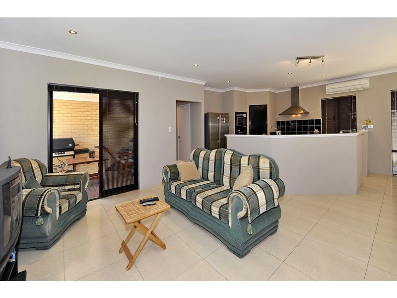 12 Pitta Corner, Success WA 6164