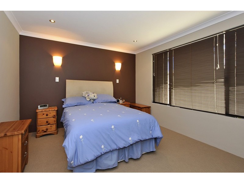 12 Pitta Corner, Success WA 6164