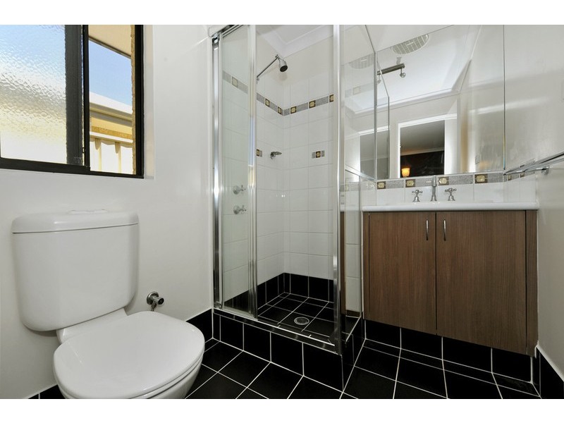 12 Pitta Corner, Success WA 6164