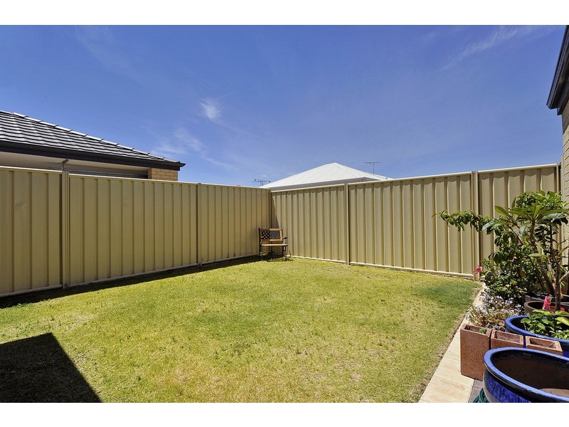 12 Pitta Corner, Success WA 6164