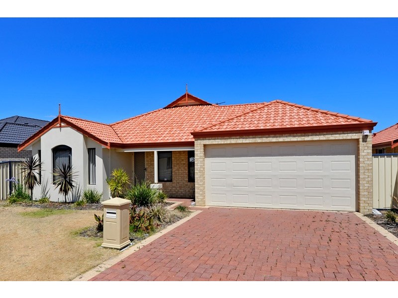 6 Sorrento Turn, Secret Harbour WA 6173