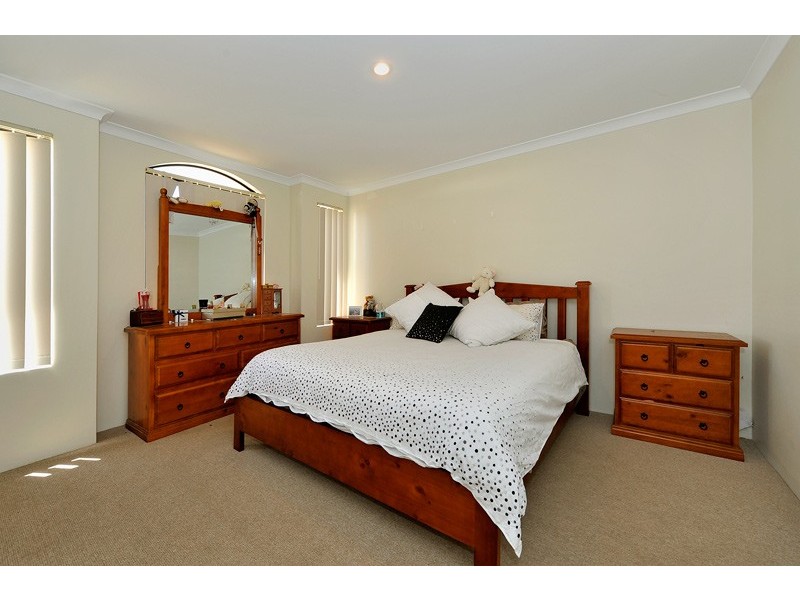 6 Sorrento Turn, Secret Harbour WA 6173