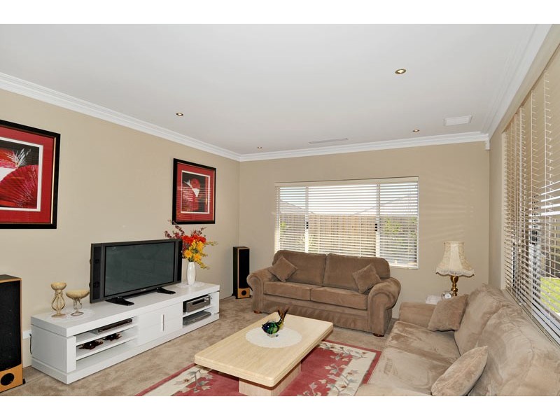 5  Carissa Turn, Halls Head WA 6210