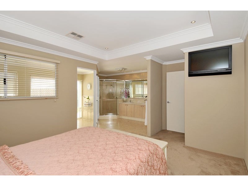 5  Carissa Turn, Halls Head WA 6210