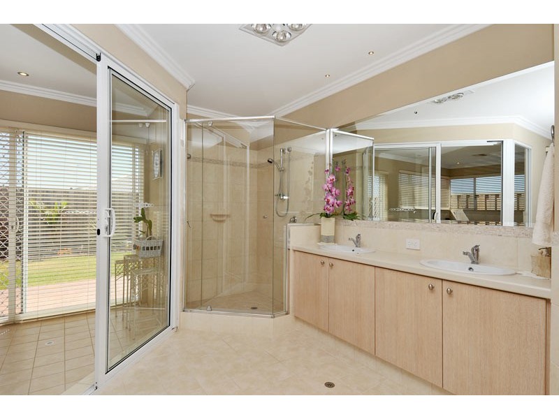 5  Carissa Turn, Halls Head WA 6210