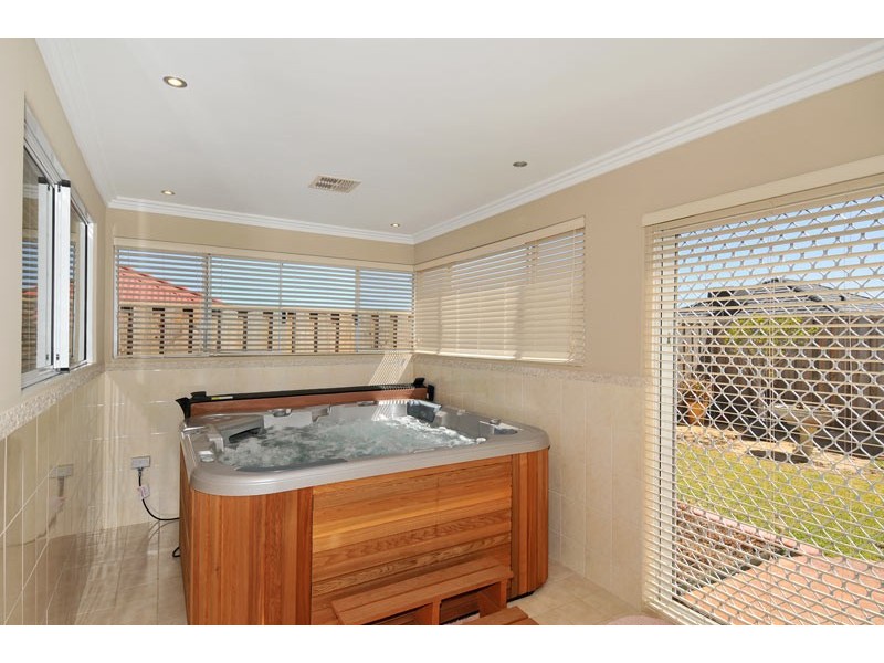 5  Carissa Turn, Halls Head WA 6210