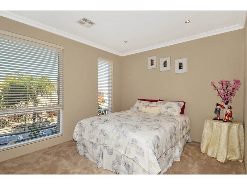 5  Carissa Turn, Halls Head WA 6210