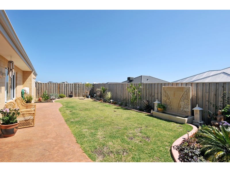 5  Carissa Turn, Halls Head WA 6210