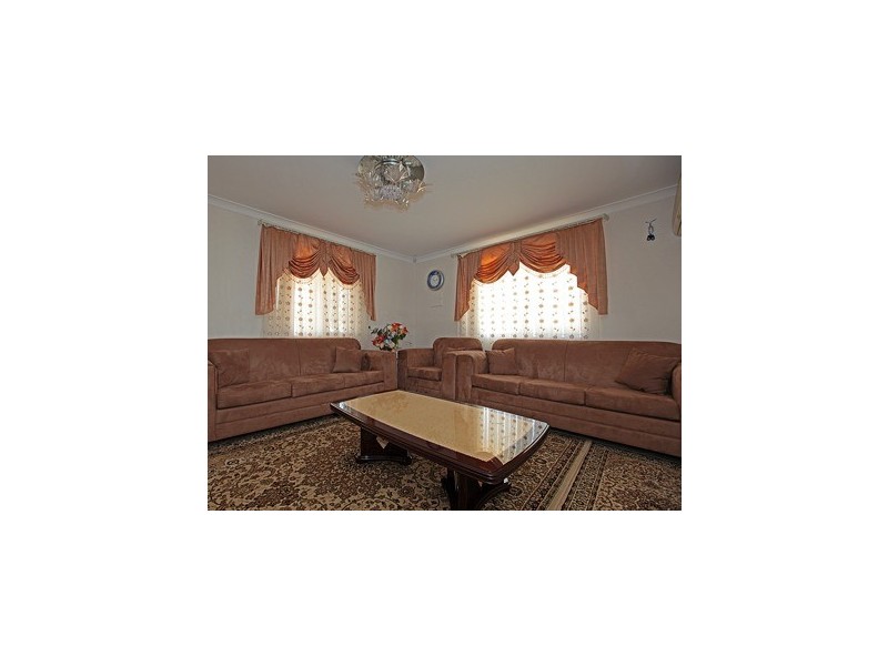 4 Gibb Crescent, Westminster WA 6061