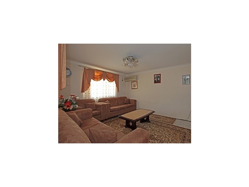 4 Gibb Crescent, Westminster WA 6061