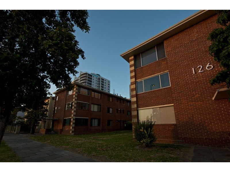 1/126 Terrace Road, Perth WA 6000