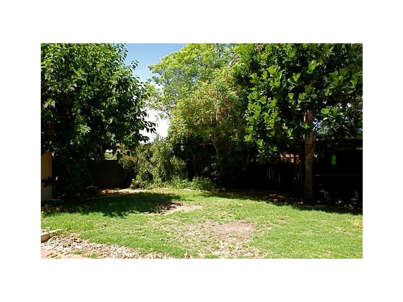 24 Camberwell Rd, Balga WA 6061