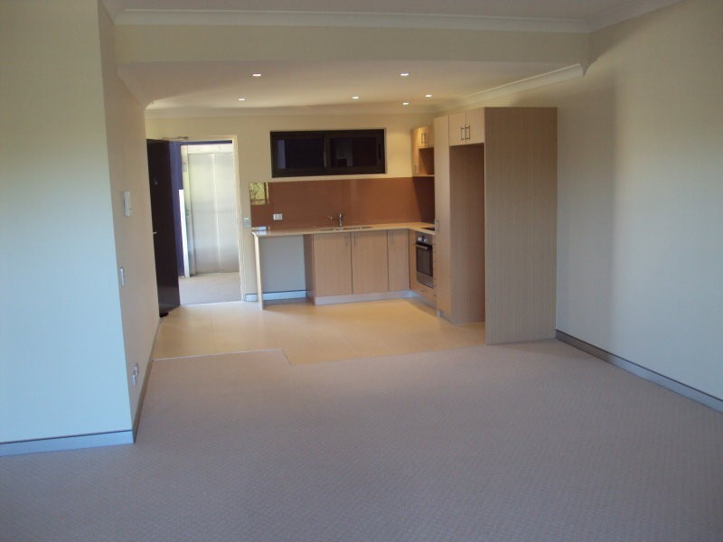 61/6 Walsh Loop, Joondalup WA 6027