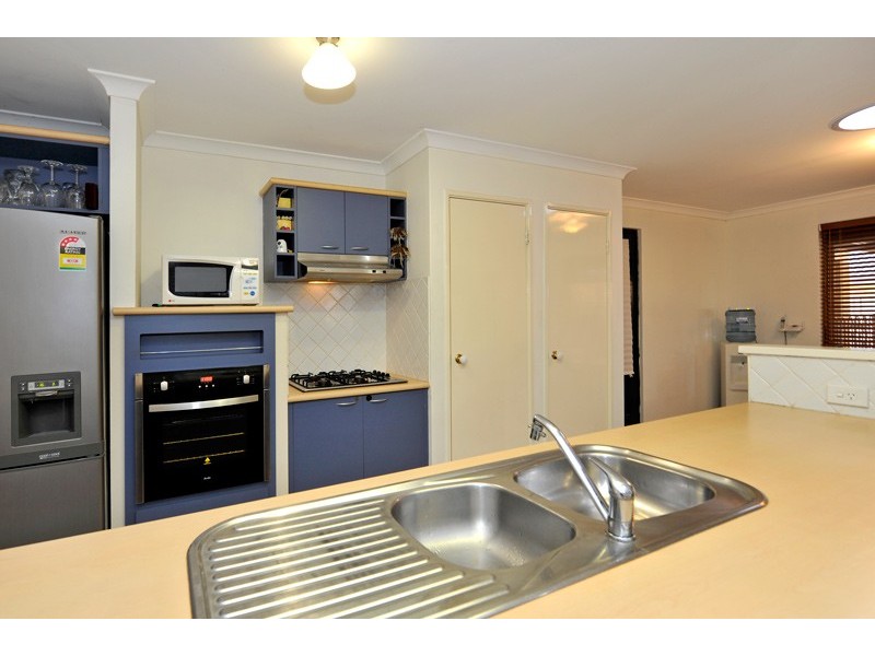 10 Mersey Close, Success WA 6164
