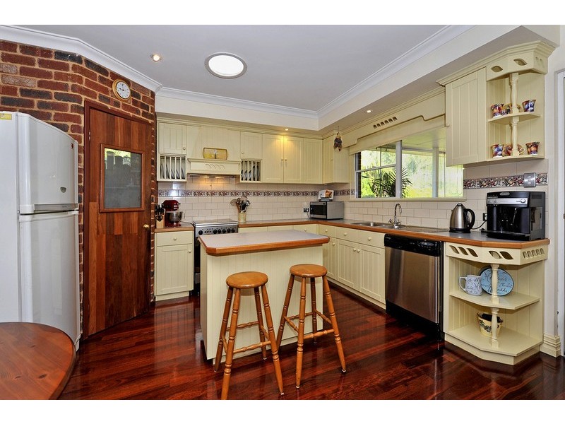 9 Logie Vale, Lesmurdie WA 6076