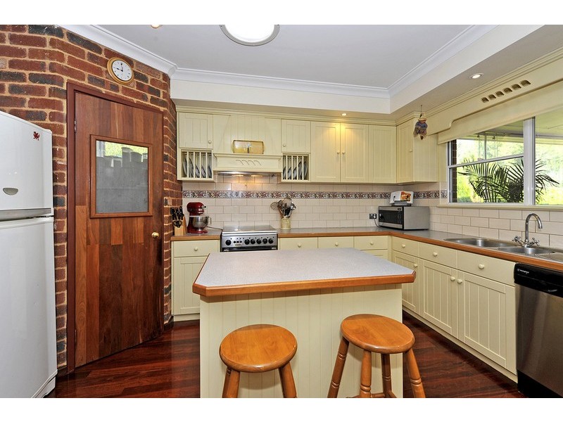 9 Logie Vale, Lesmurdie WA 6076