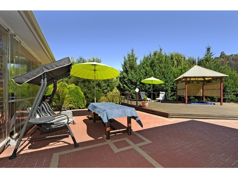 9 Logie Vale, Lesmurdie WA 6076