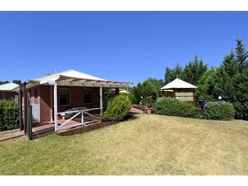 9 Logie Vale, Lesmurdie WA 6076