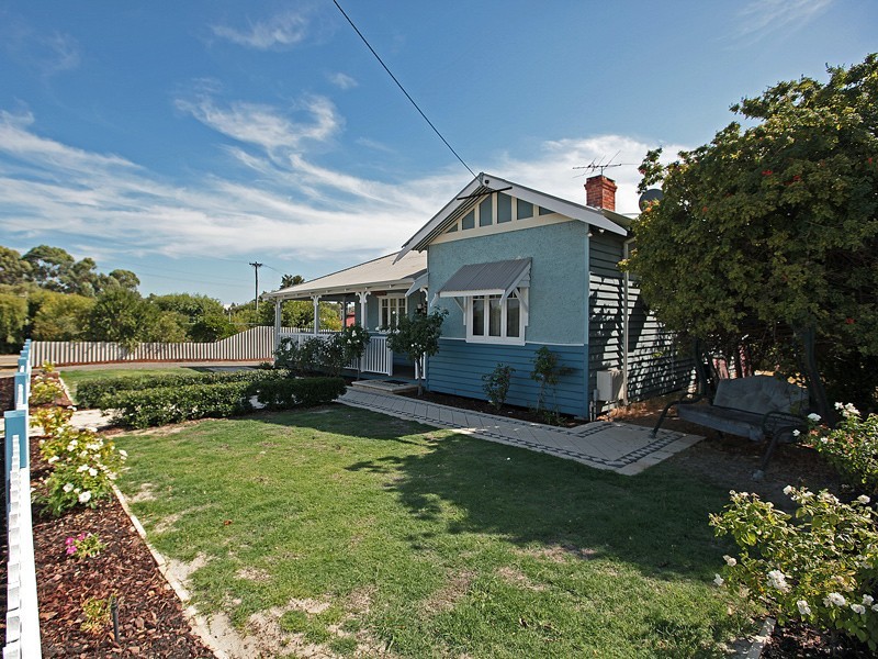 1 Third Avenue, Bassendean WA 6054