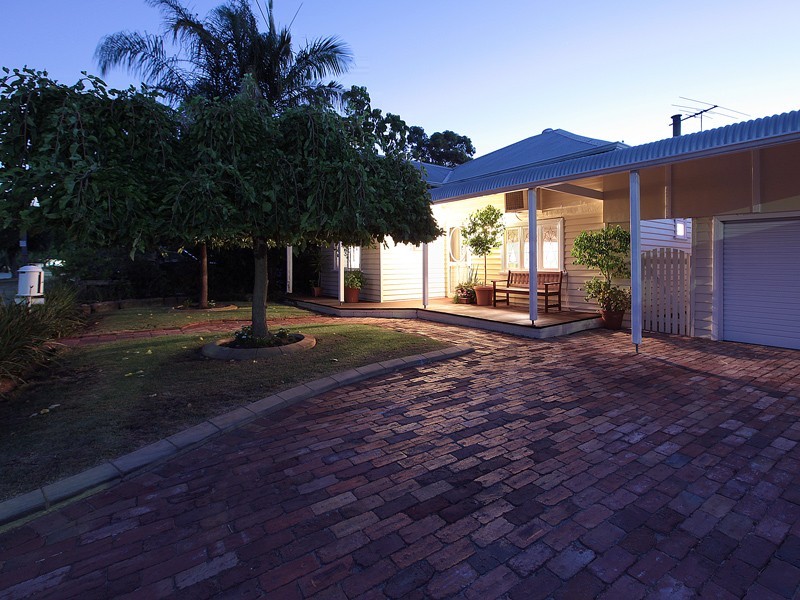 12 Briggs Street, Bassendean WA 6054