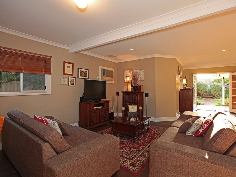 12 Briggs Street, Bassendean WA 6054