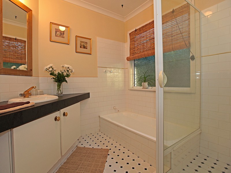 12 Briggs Street, Bassendean WA 6054