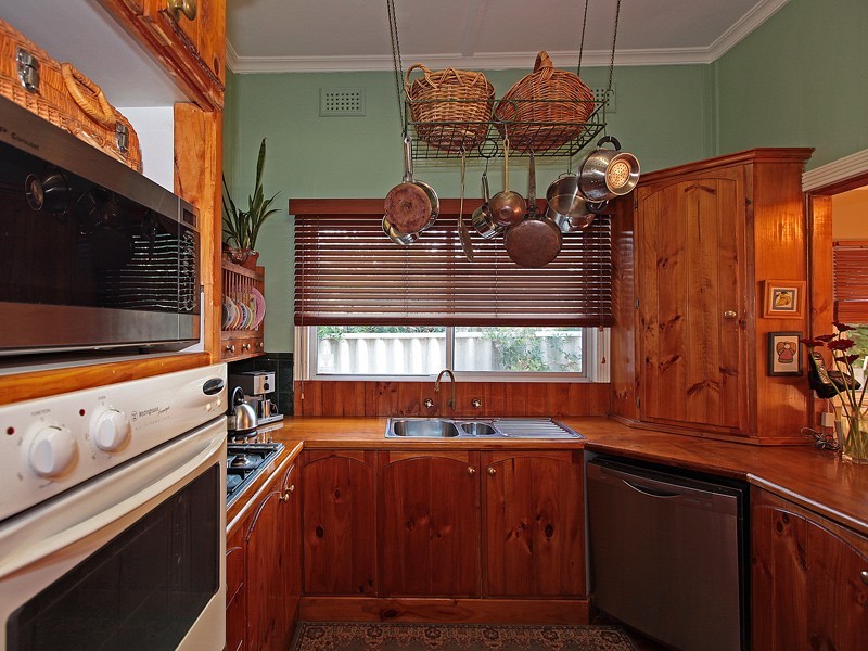 12 Briggs Street, Bassendean WA 6054