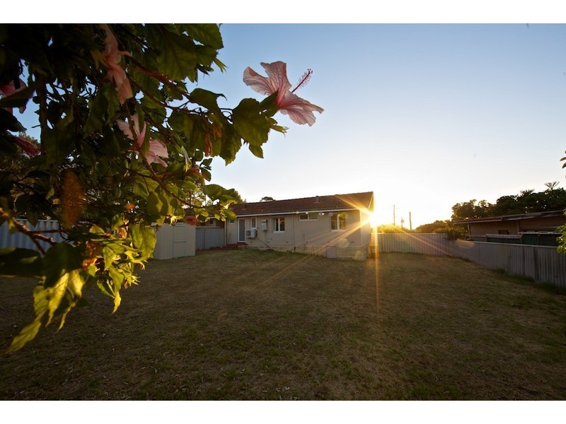 10  Harford Way, Girrawheen WA 6064