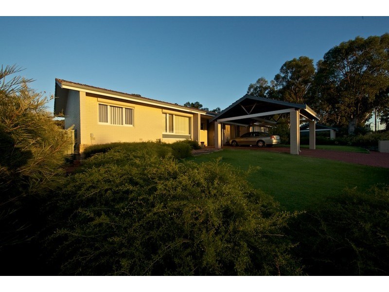 10  Harford Way, Girrawheen WA 6064