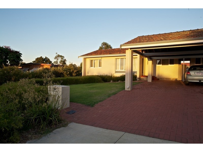10  Harford Way, Girrawheen WA 6064