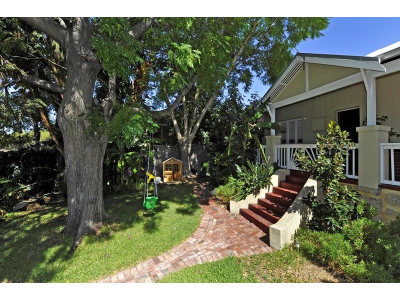 211 Peninsula Road, Maylands WA 6051