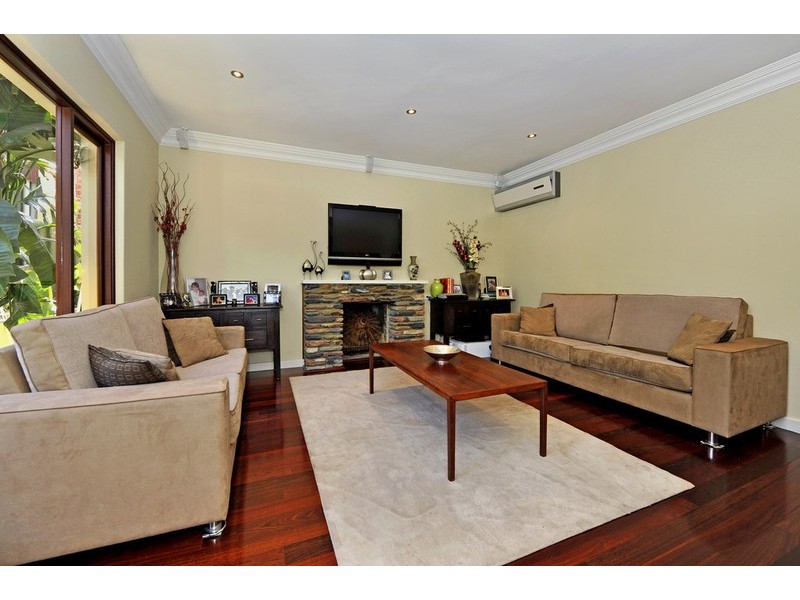 211 Peninsula Road, Maylands WA 6051