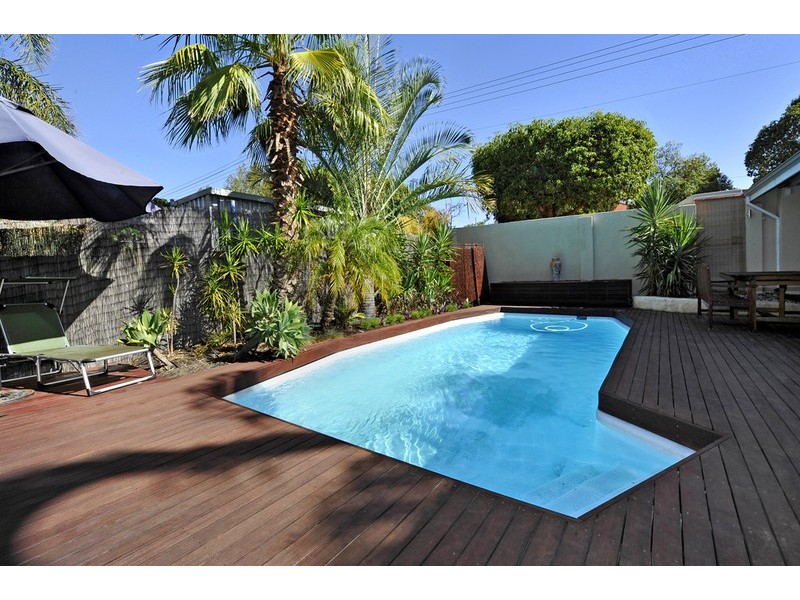 211 Peninsula Road, Maylands WA 6051