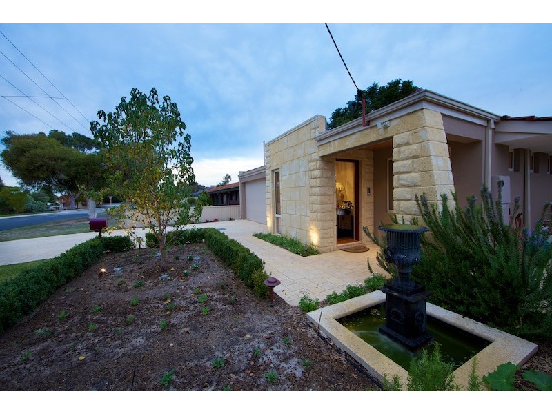 9 Solar Way, Carlisle WA 6101