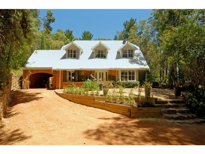 200 Moray Road, Glen Forrest WA 6071