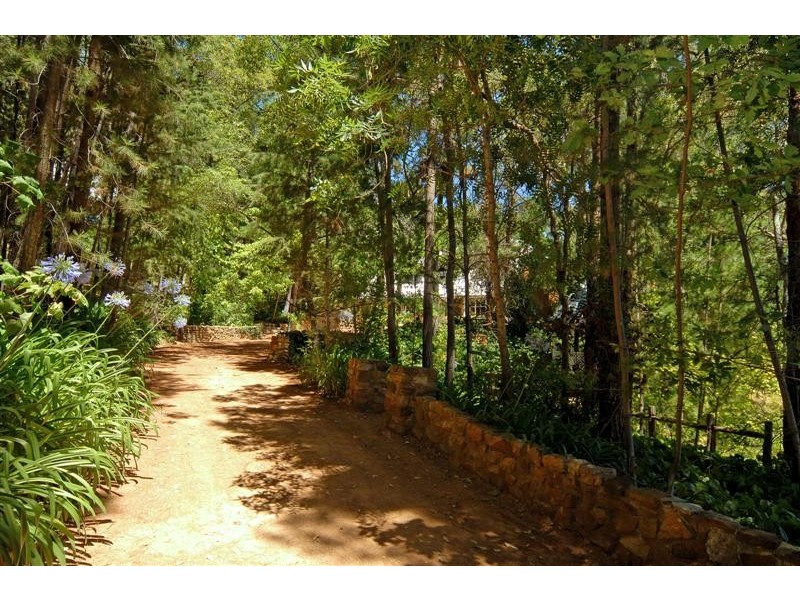200 Moray Road, Glen Forrest WA 6071
