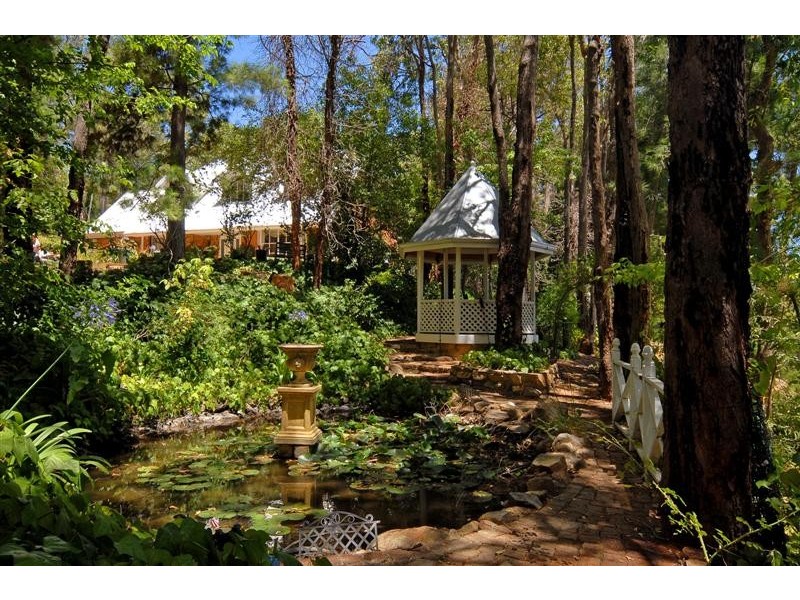 200 Moray Road, Glen Forrest WA 6071